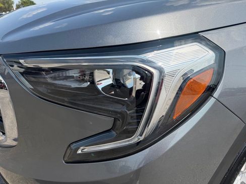 Used 2020 GMC Terrain SLE FWD image 11