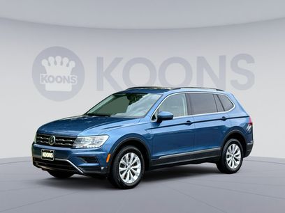 Used 2018 Volkswagen Tiguan SE w/ Panoramic Sunroof Package