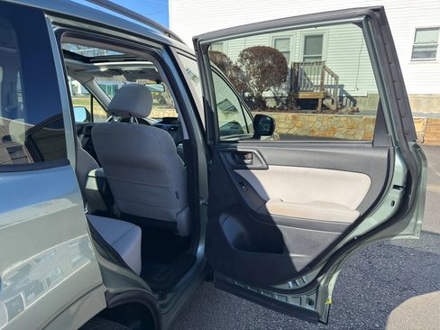 Used 2015 Subaru Forester 2.5i Premium AWD/4WD image 17