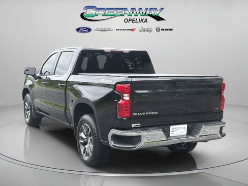Used 2023 Chevrolet Silverado 1500 LT AWD/4WD image 5