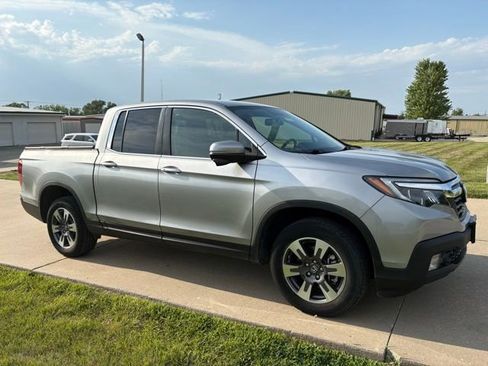 Used 2017 Honda Ridgeline RTL-T image 3