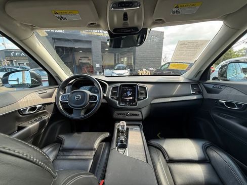 Used 2022 Volvo XC90 T8 Inscription image 18