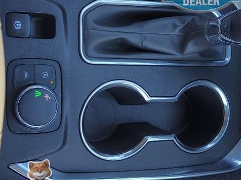 Used 2023 Chevrolet Traverse LS image 9