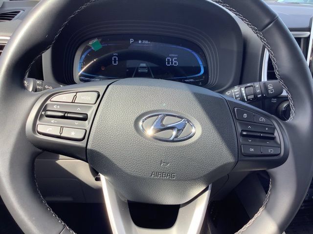 Used 2026 Hyundai Venue SEL FWD image 43