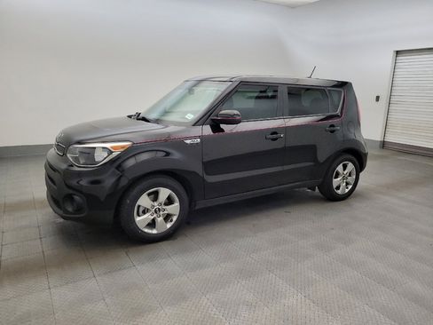 Used 2019 Kia Soul FWD image 2