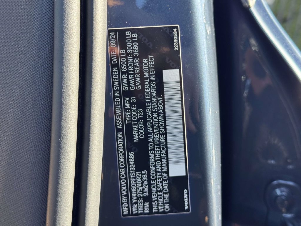 Certified 2025 Volvo XC90 T8 Ultra w/ Protection Package Premier AWD/4WD image 31