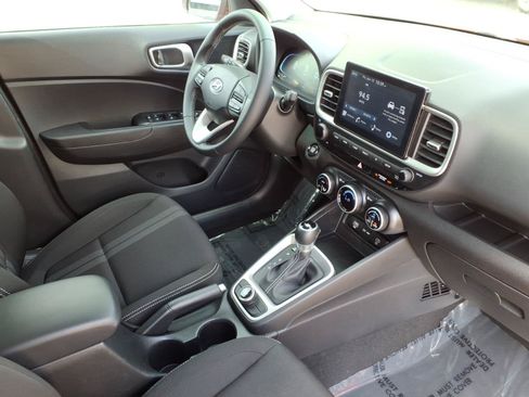 Certified 2024 Hyundai Venue SEL FWD image 10
