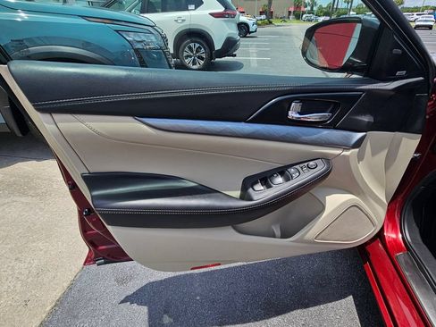 Used 2018 Nissan Maxima 3.5 SL FWD image 17