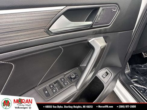 Used 2022 Volkswagen Tiguan SEL R-Line AWD/4WD image 18