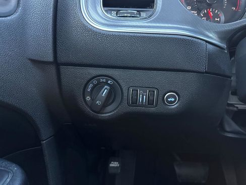 Used 2011 Dodge Charger R/T image 10