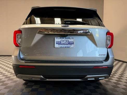 Used 2023 Ford Explorer XLT w/ Equipment Group 202A AWD/4WD image 10