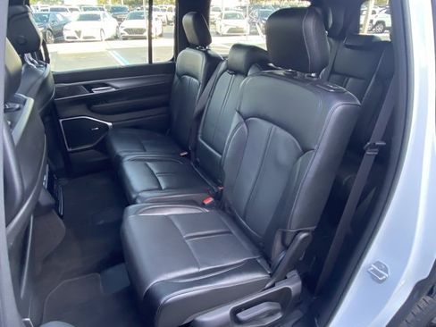 Used 2023 Jeep Wagoneer Series II image 23