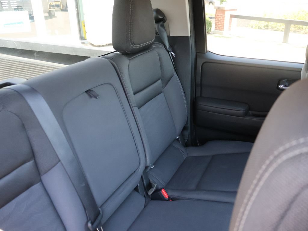 Used 2022 Nissan Frontier SV RWD image 13