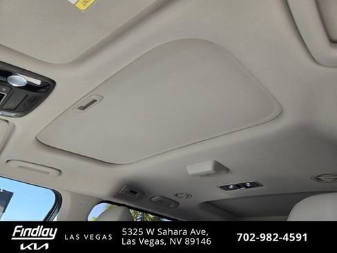 Certified 2025 Kia Carnival SX Prestige FWD image 13