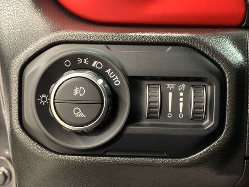 Used 2022 Jeep Gladiator Rubicon w/ LED Lighting Group AWD/4WD image 14