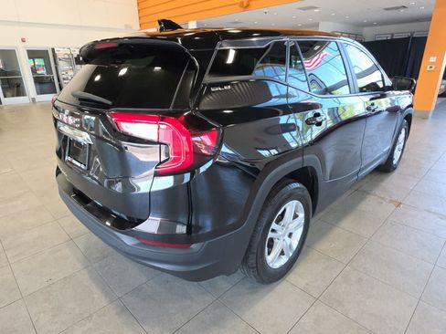 Used 2024 GMC Terrain SLE w/ LPO, Floor Liner Package FWD image 7