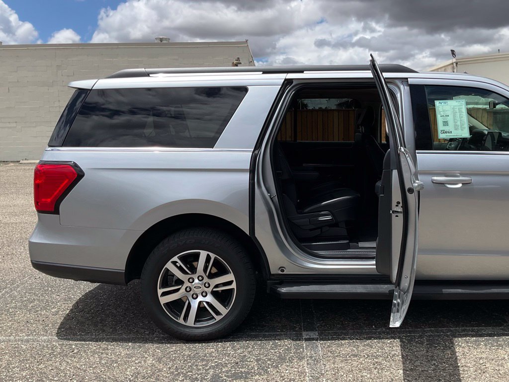Used 2024 Ford Expedition Max XLT AWD/4WD image 27