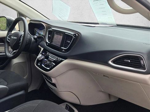 Used 2023 Chrysler Voyager LX FWD image 19