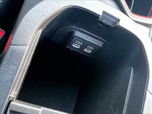 Used 2025 Toyota RAV4 Limited image 32