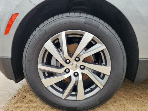 Used 2024 Chevrolet Equinox LT AWD/4WD image 11