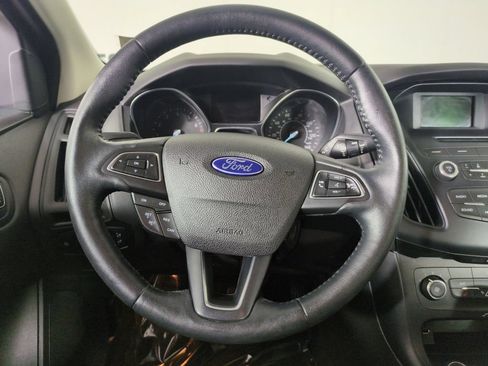 Used 2015 Ford Focus SE w/ SE Cold Weather Package FWD image 16