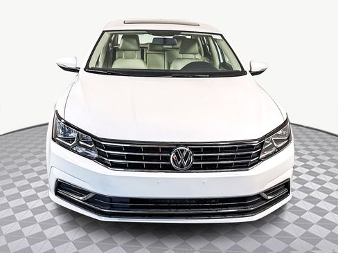 Used 2019 Volkswagen Passat 2.0T Wolfsburg w/ Wheels & Sunroof Package image 2