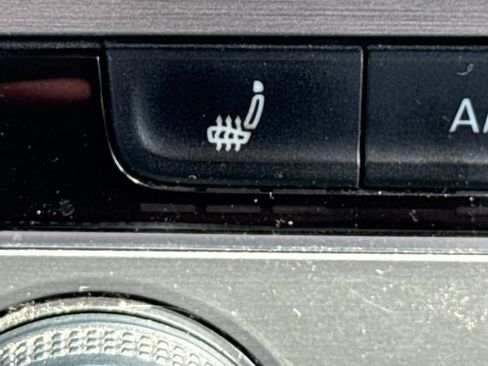 Used 2015 Volkswagen Golf SE image 32