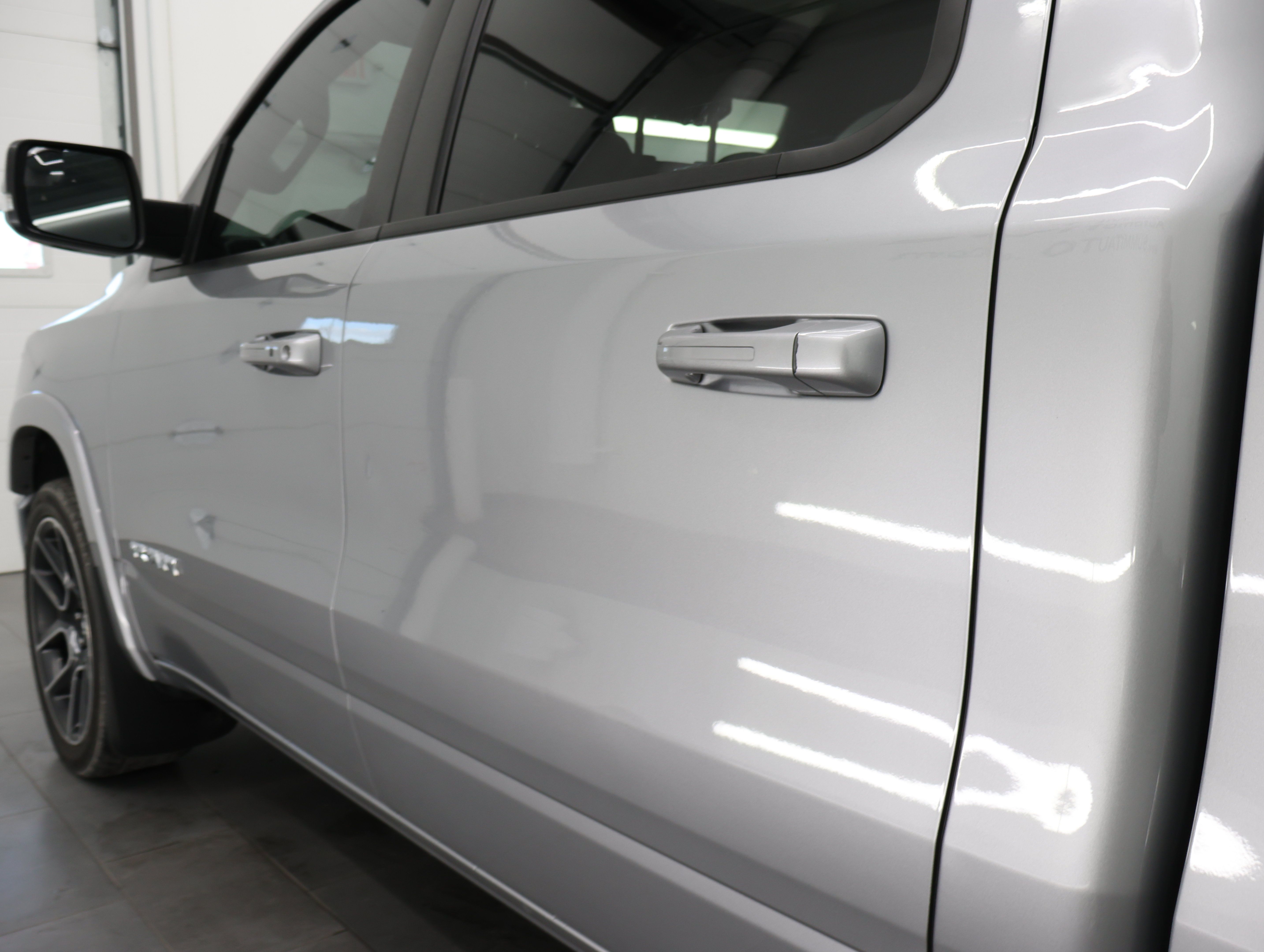 Used 2020 RAM 1500 Laramie AWD/4WD image 32