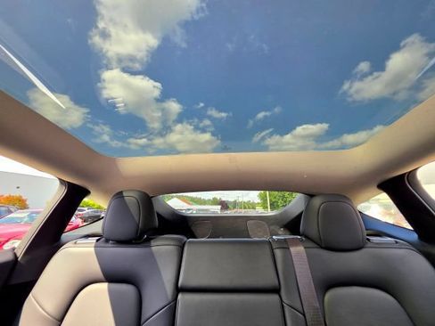 Used 2023 Tesla Model Y Long Range AWD/4WD image 31