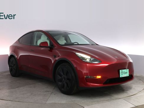 Used 2025 Tesla Model Y Long Range image 12