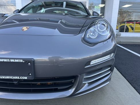 Used 2014 Porsche Panamera 4S image 31