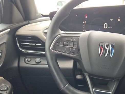 Used 2026 Buick Envista Avenir FWD image 19