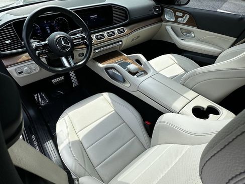 Certified 2024 Mercedes-Benz GLS 450 4MATIC image 31