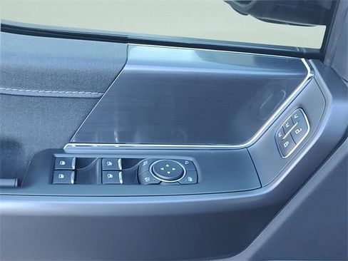 Used 2025 Ford F150 Lariat image 27