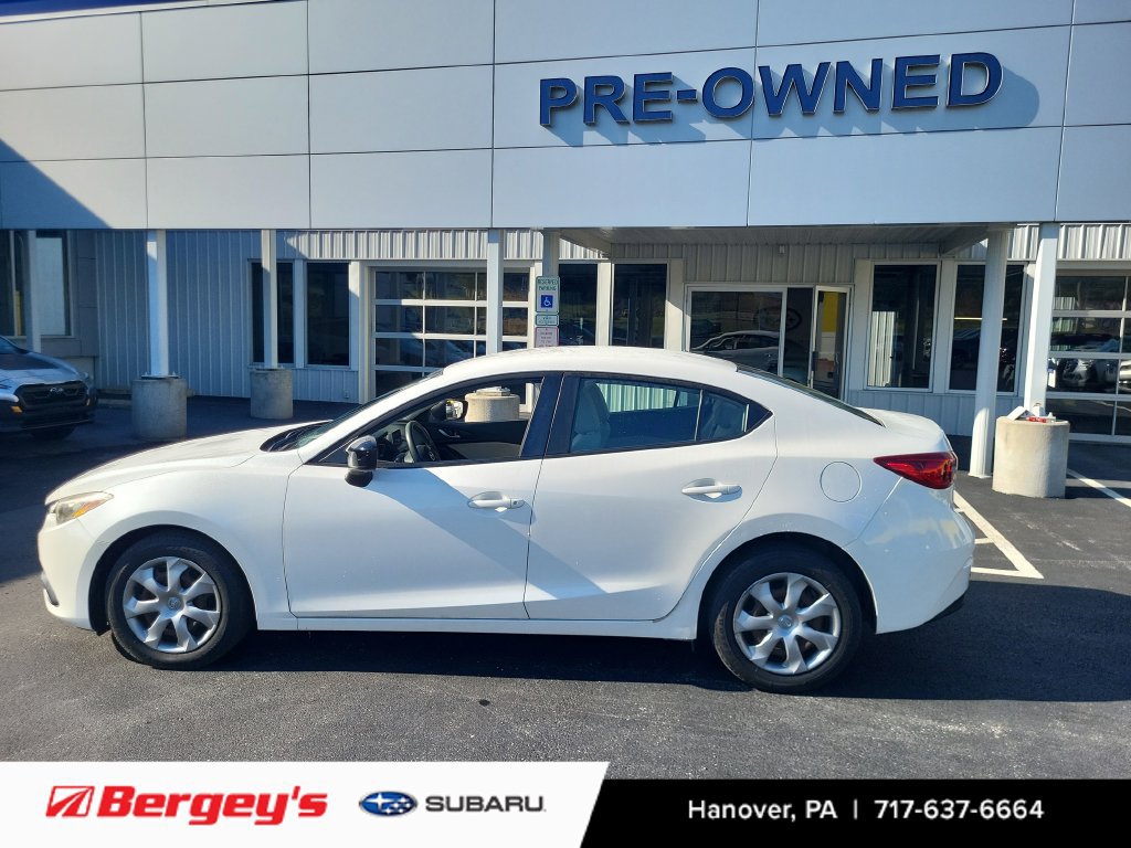 Used 2015 MAZDA MAZDA3 i SV FWD image 2