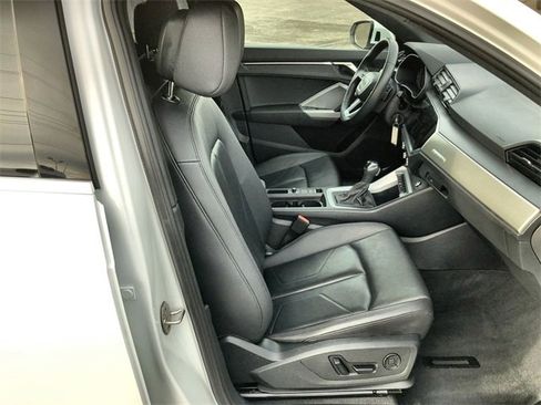 Used 2025 Audi Q3 2.0T Premium image 24