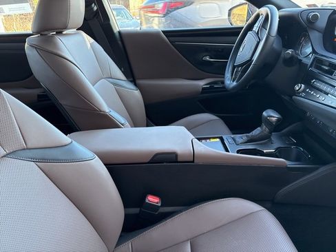 Used 2025 Lexus ES 350 w/ Premium Package image 8