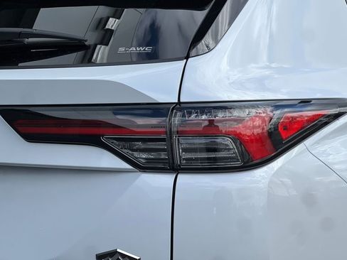 New 2026 Mitsubishi Outlander AWD image 27