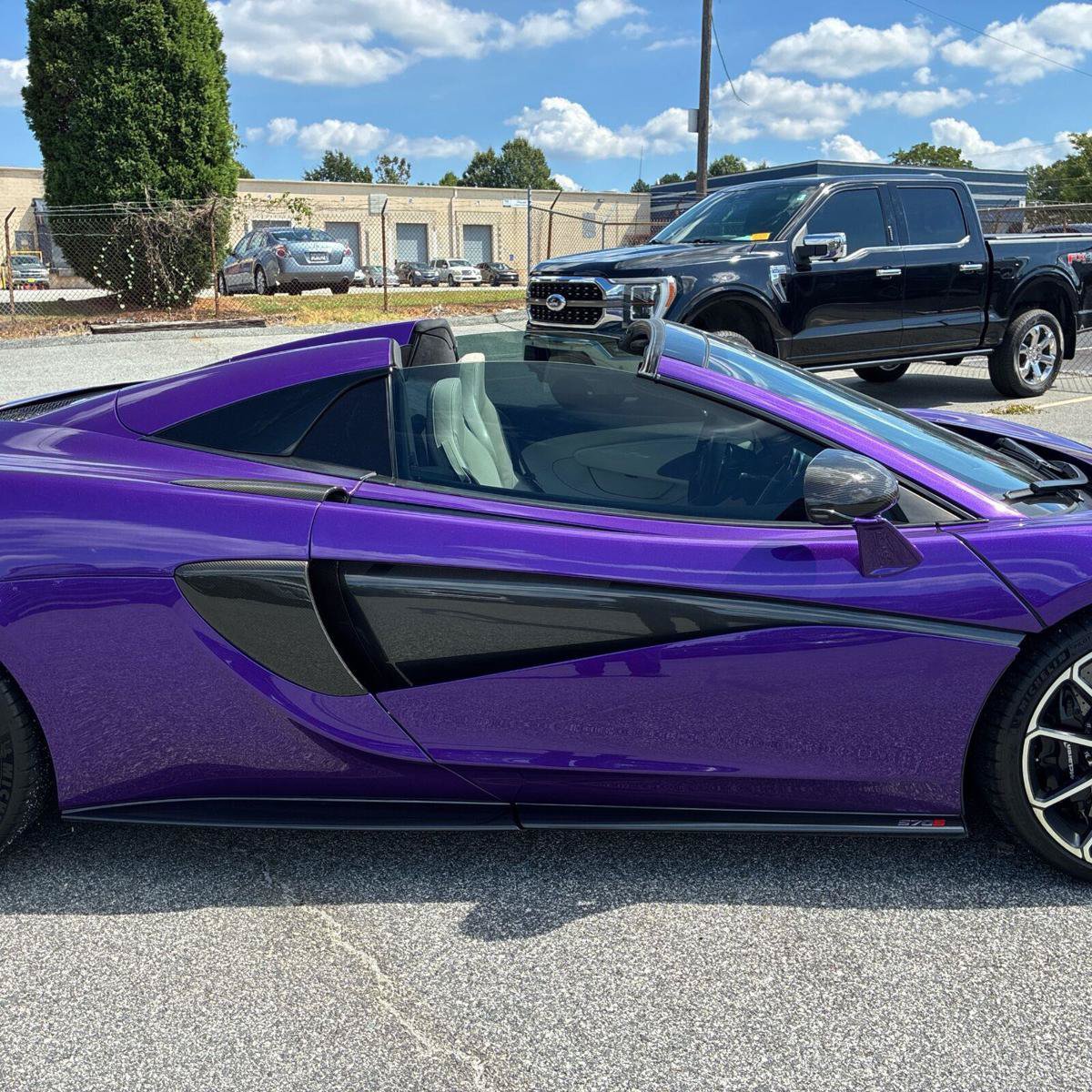 Used 2019 McLaren 570S Spider RWD image 10