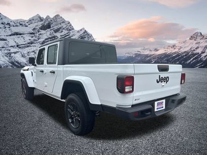 New 2025 Jeep Gladiator Sport