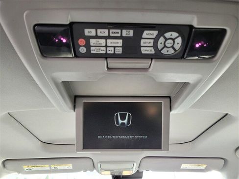 Used 2017 Honda Pilot Touring image 12