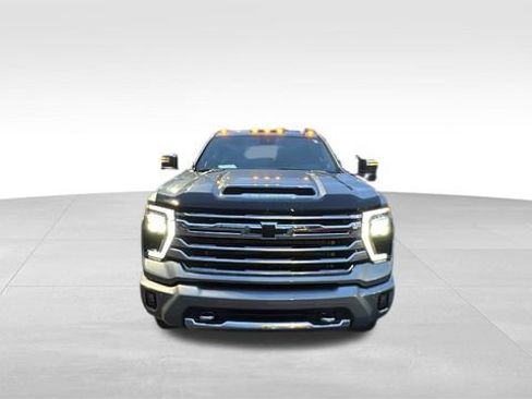 Used 2024 Chevrolet Silverado 2500 High Country w/ High Country Premium Package image 8