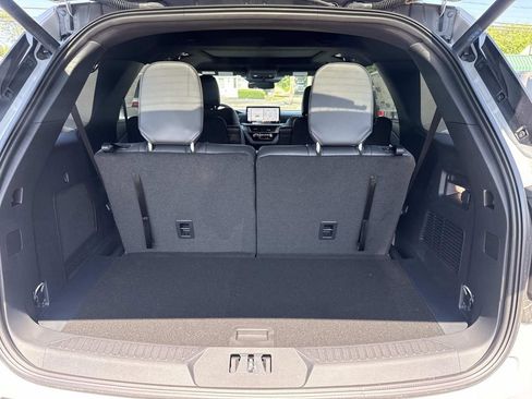 New 2026 Ford Explorer ST-Line w/ ST-Line Street Pack AWD/4WD image 4