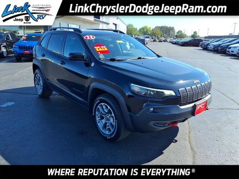 Used 2022 Jeep Cherokee Trailhawk w/ Comfort/Convenience Group image 1