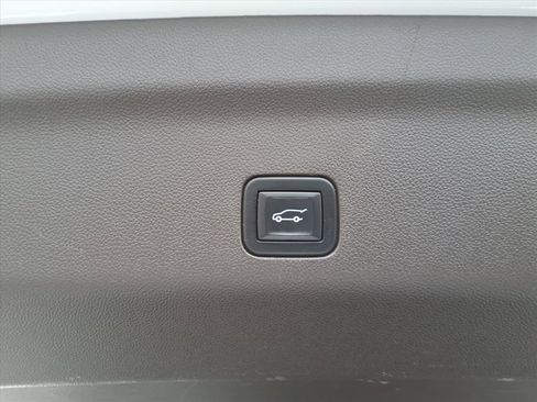 Used 2023 Chevrolet Tahoe Z71 image 6