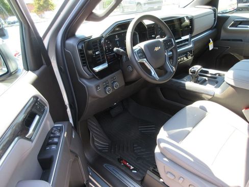 New 2026 Chevrolet Silverado 1500 LTZ w/ LTZ Premium Package image 16