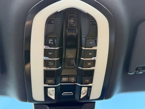 Used 2018 Porsche Macan S AWD/4WD image 26