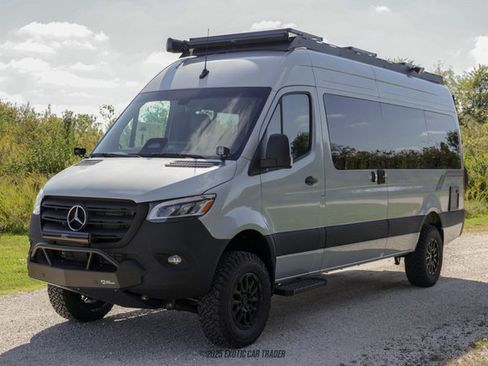 Used 2025 Mercedes-Benz Sprinter 2500 image 14