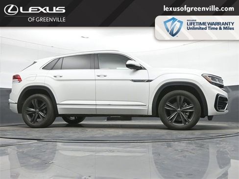 Used 2022 Volkswagen Atlas Cross Sport SEL R-Line image 11