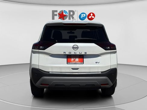 Used 2023 Nissan Rogue SV image 4